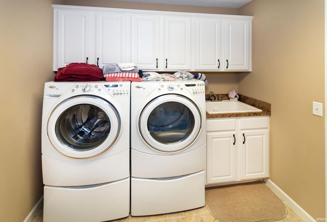 8200 Whitetail Trail, Evansville, IN 47711