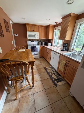 211 Alger St, Brockton, MA 02302