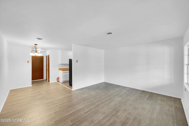 20 Yorkshire Court E, Manchester, NJ 08759