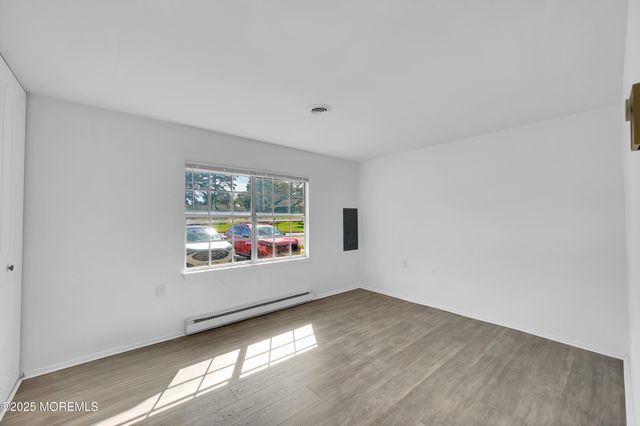 20 Yorkshire Court E, Manchester, NJ 08759