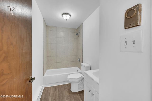 20 Yorkshire Court E, Manchester, NJ 08759