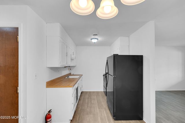 20 Yorkshire Court E, Manchester, NJ 08759