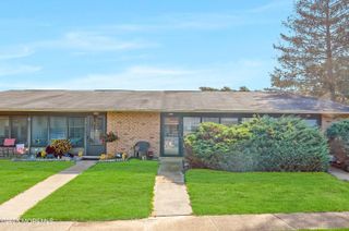 20 Yorkshire Court E, Manchester, NJ 08759