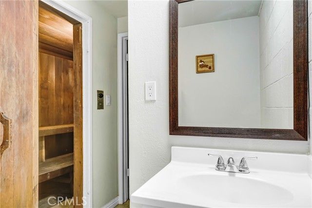 5243 Yarmouth 31, Encino (los Angeles), CA 91316