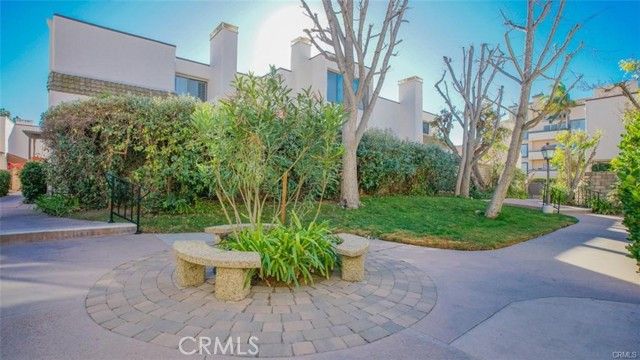 5243 Yarmouth 31, Encino (los Angeles), CA 91316