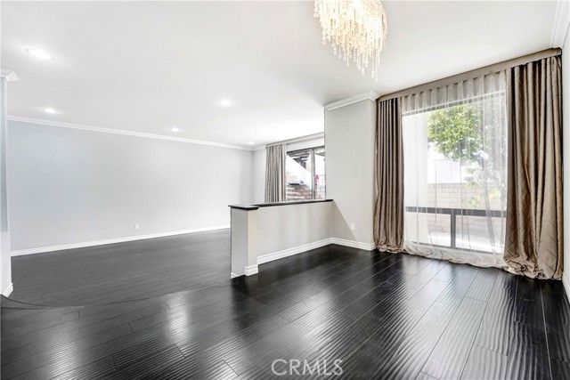 5243 Yarmouth 31, Encino (los Angeles), CA 91316