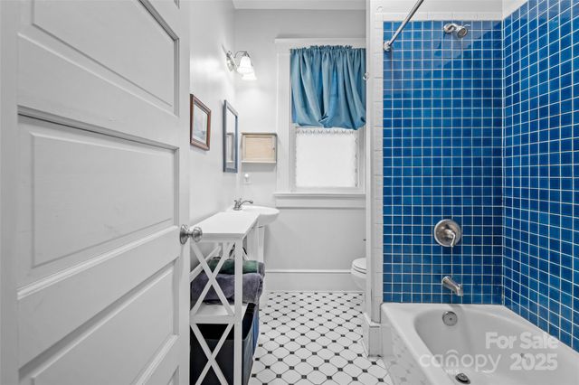 75 Cherry Street N, Asheville, NC 28801