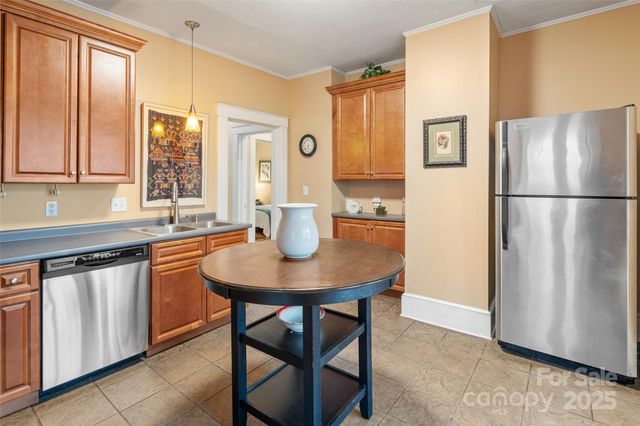 75 Cherry Street N, Asheville, NC 28801