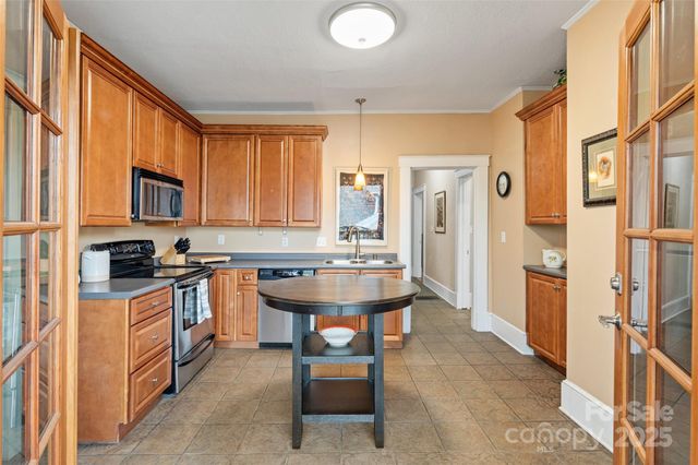 75 Cherry Street N, Asheville, NC 28801