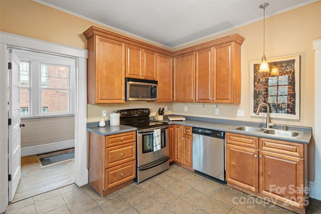 75 Cherry Street N, Asheville, NC 28801