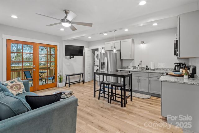 75 Cherry Street N, Asheville, NC 28801