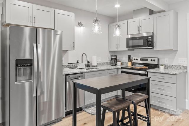 75 Cherry Street N, Asheville, NC 28801