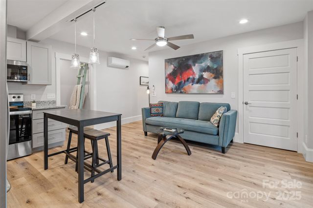 75 Cherry Street N, Asheville, NC 28801