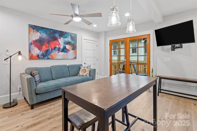 75 Cherry Street N, Asheville, NC 28801