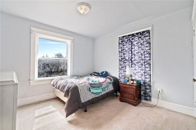 11 E Moody Ave, New Castle, PA 16101