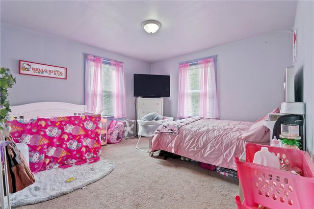 11 E Moody Ave, New Castle, PA 16101