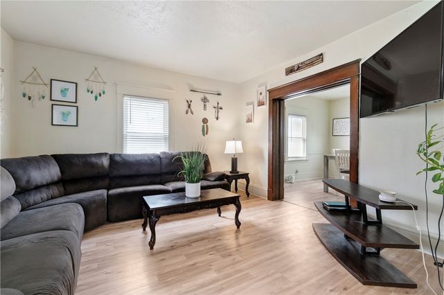 11 E Moody Ave, New Castle, PA 16101