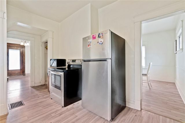 11 E Moody Ave, New Castle, PA 16101