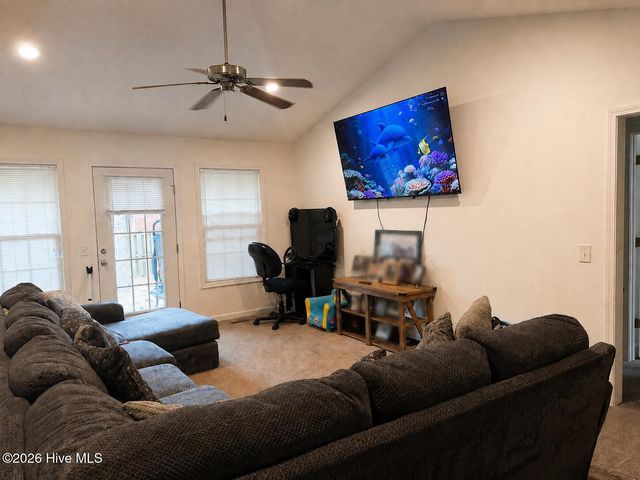 155 Pecan Lane, Aberdeen, NC 28315