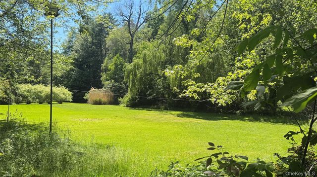 1588 Route 212, Saugerties, NY 12477