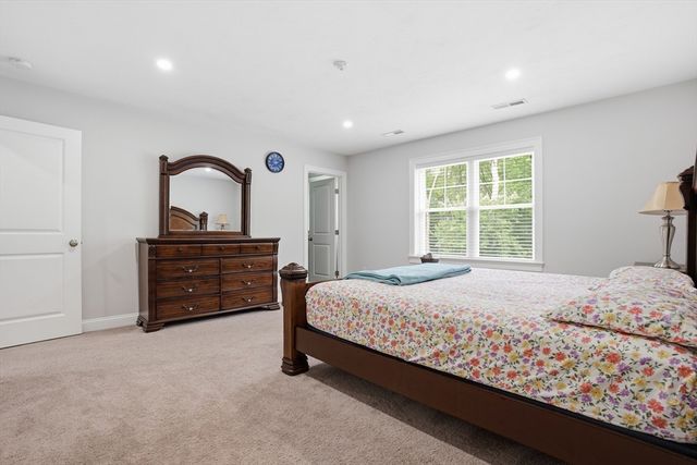 11 Lilac Avenue, Bellingham, MA 02019