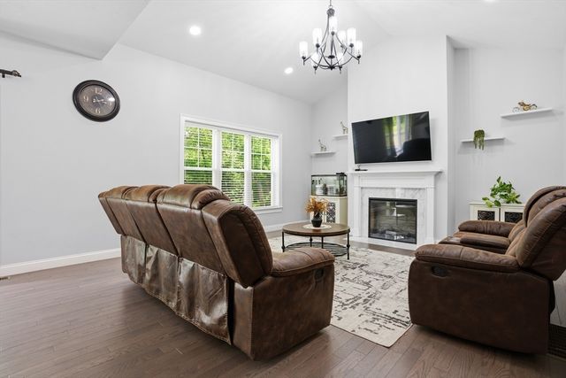 11 Lilac Avenue, Bellingham, MA 02019