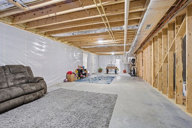 11 Lilac Avenue, Bellingham, MA 02019