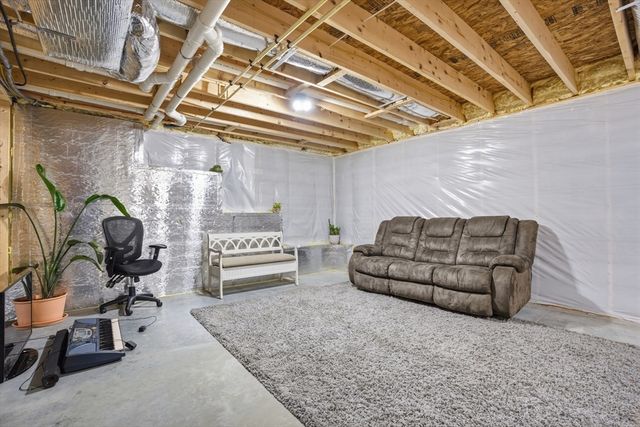 11 Lilac Avenue, Bellingham, MA 02019