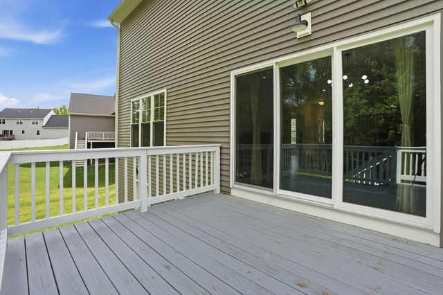 11 Lilac Avenue, Bellingham, MA 02019