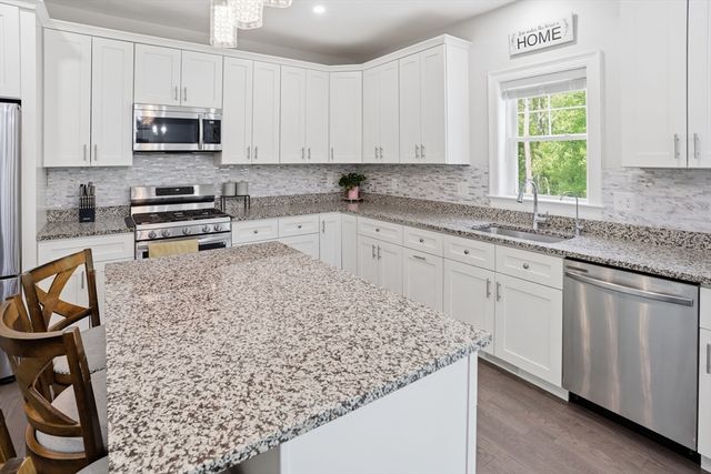 11 Lilac Avenue, Bellingham, MA 02019
