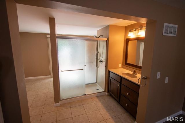 83 Memorial Court, Highland, IL 62249