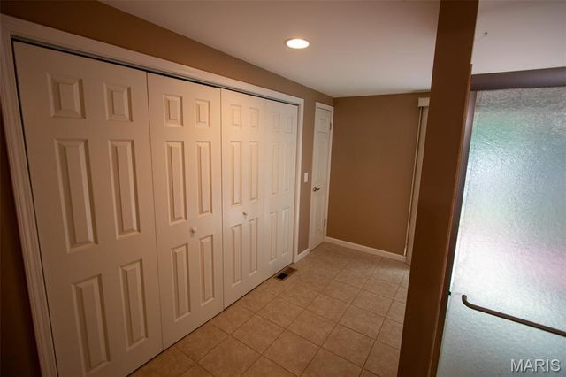 83 Memorial Court, Highland, IL 62249
