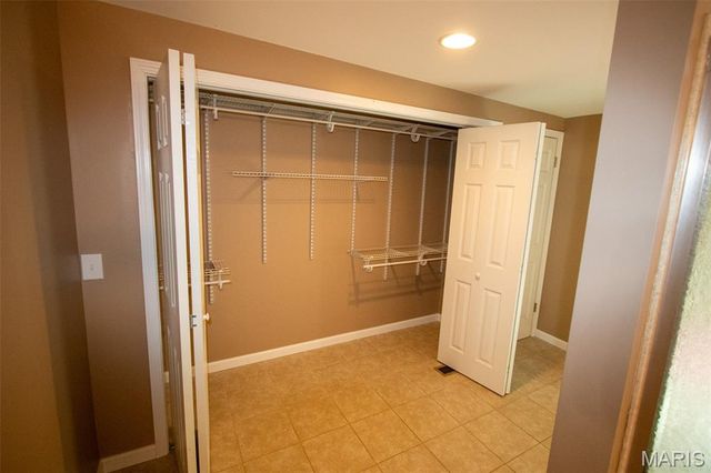 83 Memorial Court, Highland, IL 62249