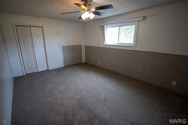 83 Memorial Court, Highland, IL 62249