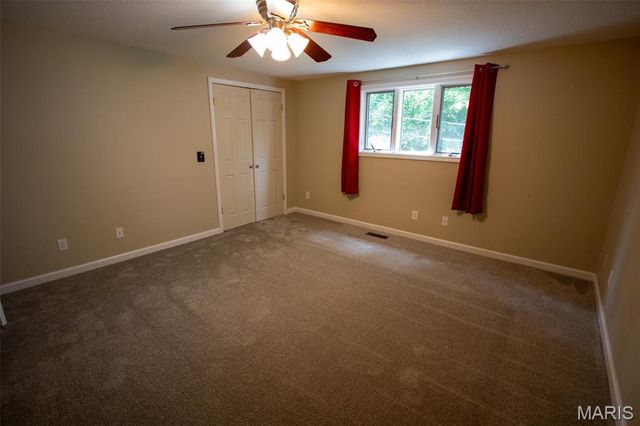 83 Memorial Court, Highland, IL 62249