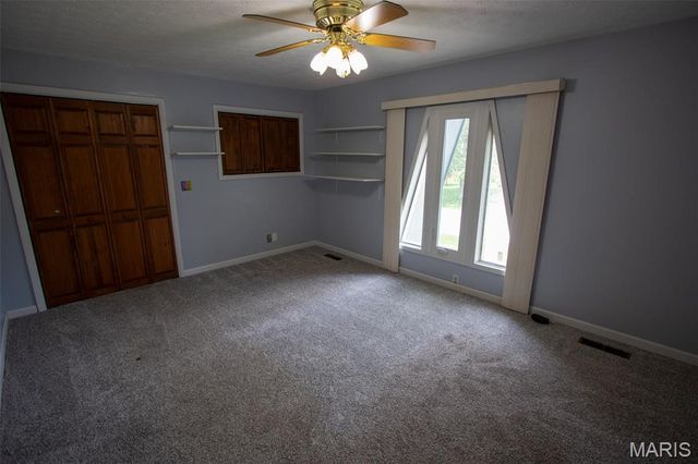 83 Memorial Court, Highland, IL 62249