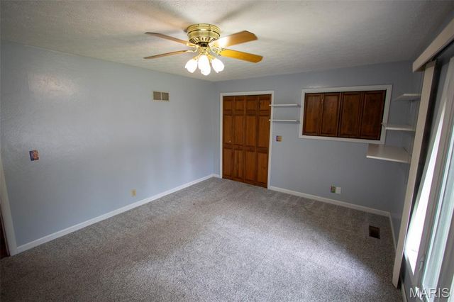 83 Memorial Court, Highland, IL 62249
