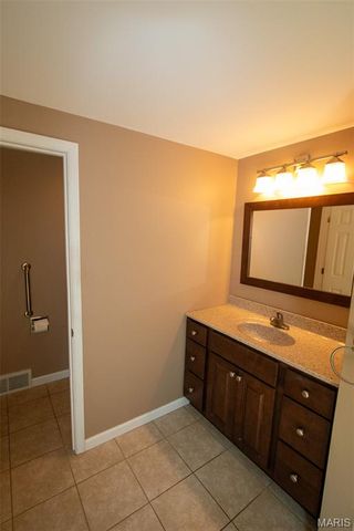 83 Memorial Court, Highland, IL 62249