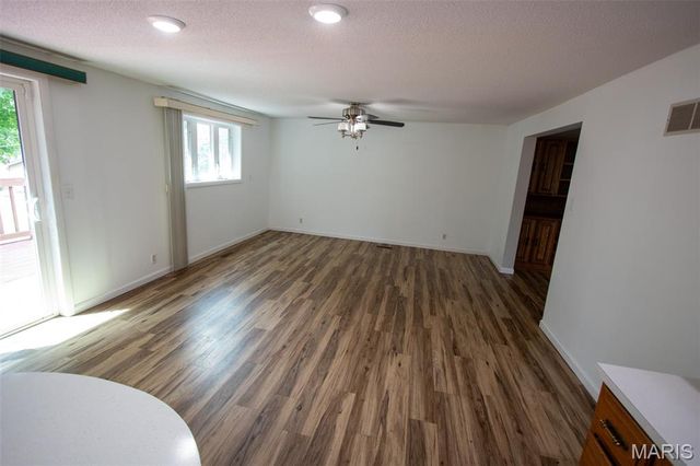 83 Memorial Court, Highland, IL 62249