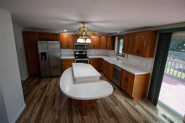 83 Memorial Court, Highland, IL 62249