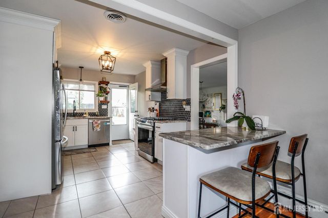 496 Outlook Avenue, Colonia, NJ 07067