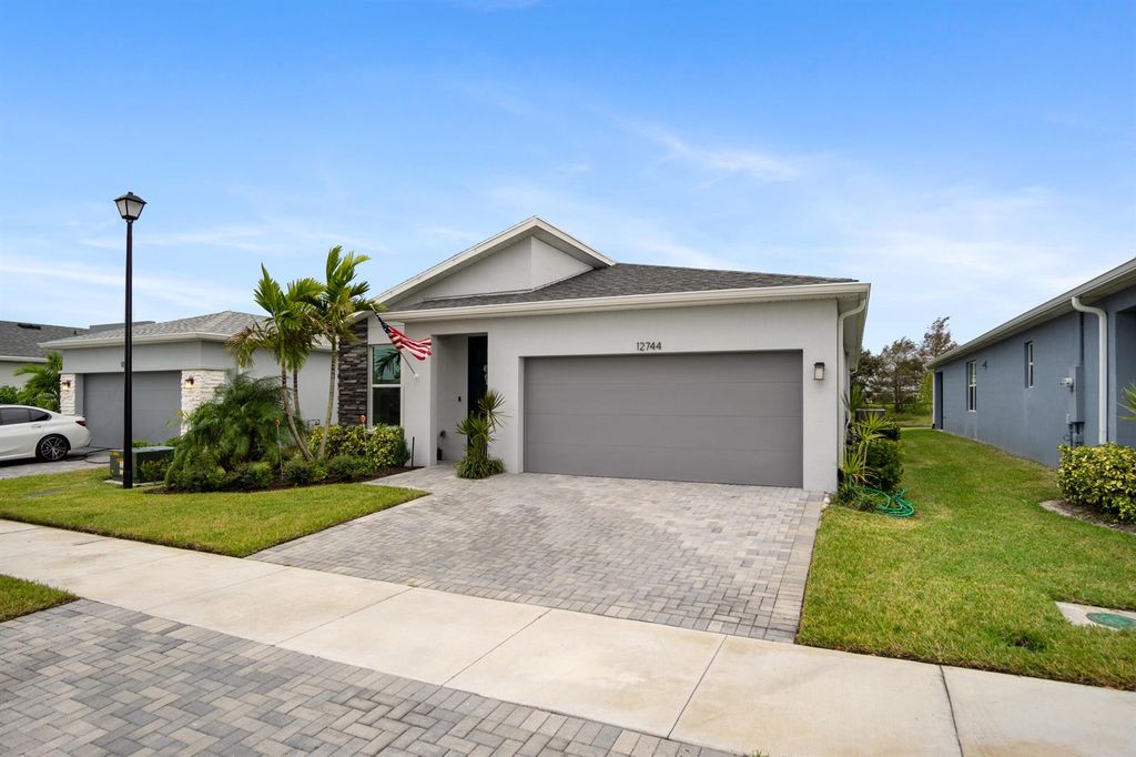 12744 SW Eleanor Drive, Port St. Lucie, FL 34987