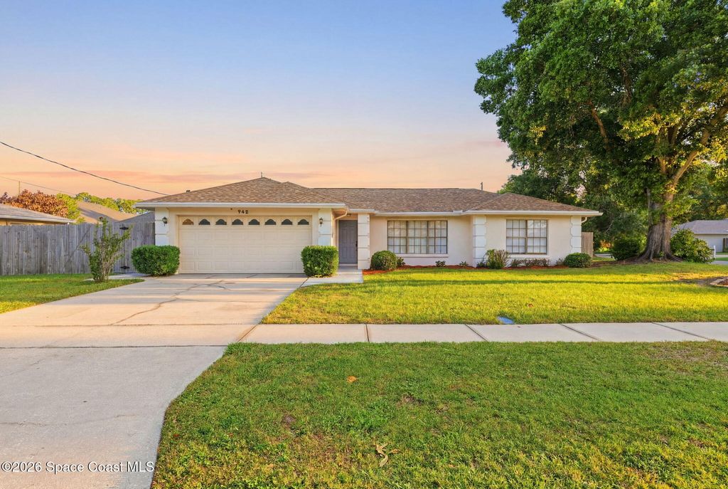 942 Pineland Drive, Rockledge, FL 32955