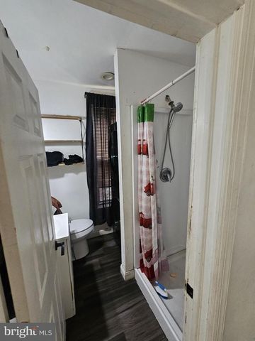 902 W SOMERSET ST, Philadelphia, PA 19133