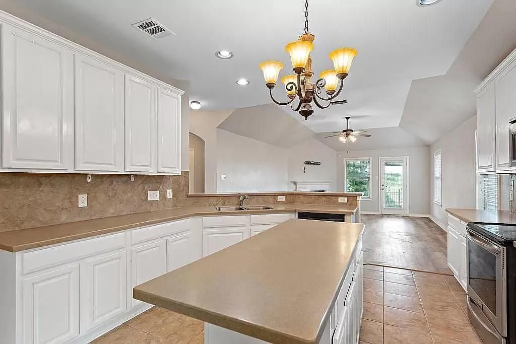 3201 Winding Shore LN, Pflugerville, TX 78660