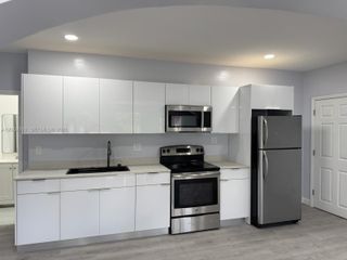 3171 SW 26th Street 3, Miami, FL 33133