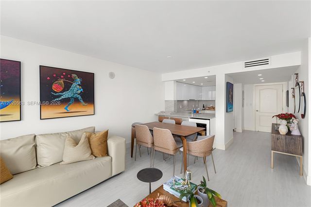 2101 NE Brickell Ave 2302, Miami, FL 33129