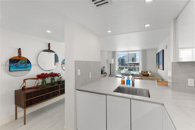 2101 NE Brickell Ave 2302, Miami, FL 33129