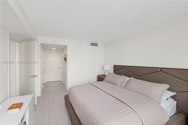 2101 NE Brickell Ave 2302, Miami, FL 33129