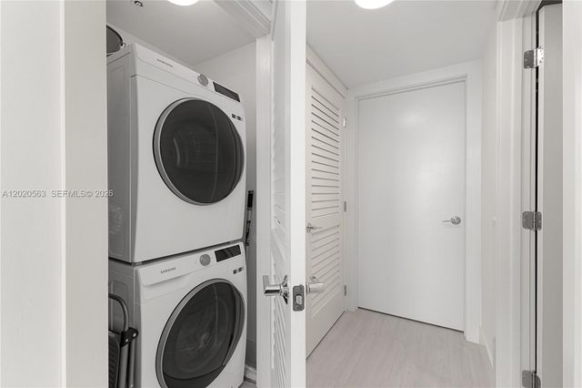 2101 NE Brickell Ave 2302, Miami, FL 33129